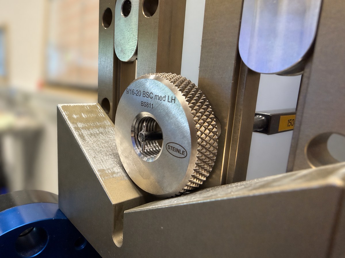 Kalibrierung eines Gewindelehrrings im Scanningverfahren nach VDI/VDE/DGQ 2618 Blatt 4.9 im DAkkS-Labor der 3D Messtechnik KMK GmbH in Offenburg